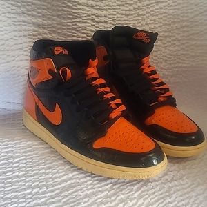 SOLD####Air Jordan 1 Retro High OG** black/starfish-pale vanilla